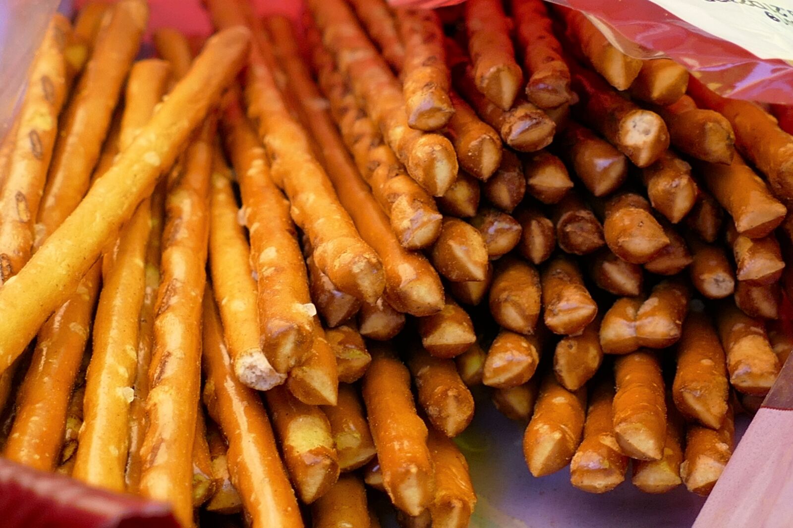 Panasonic Lumix DMC-FZ1000 sample photo. Salzstangen, snack, pastries photography