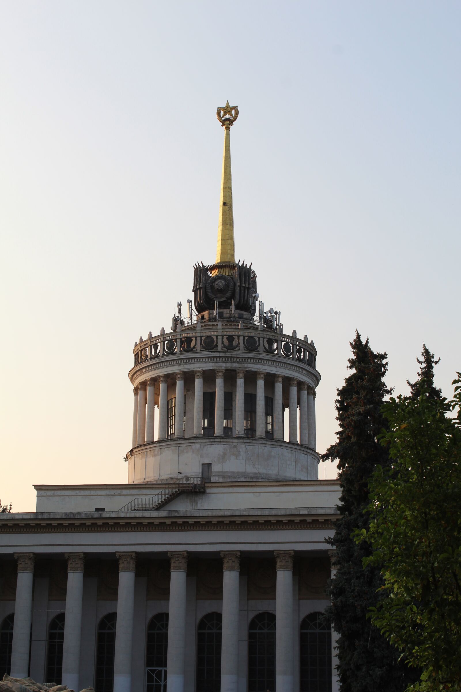 Canon EOS 1300D (EOS Rebel T6 / EOS Kiss X80) sample photo. Soviet, architecture, tourism photography