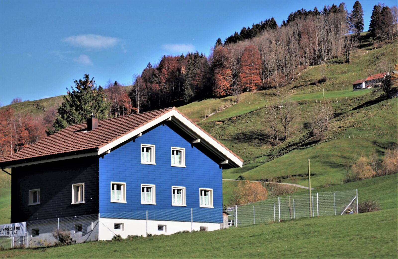 Canon EOS 80D sample photo. Blue house, cottage, mountain photography