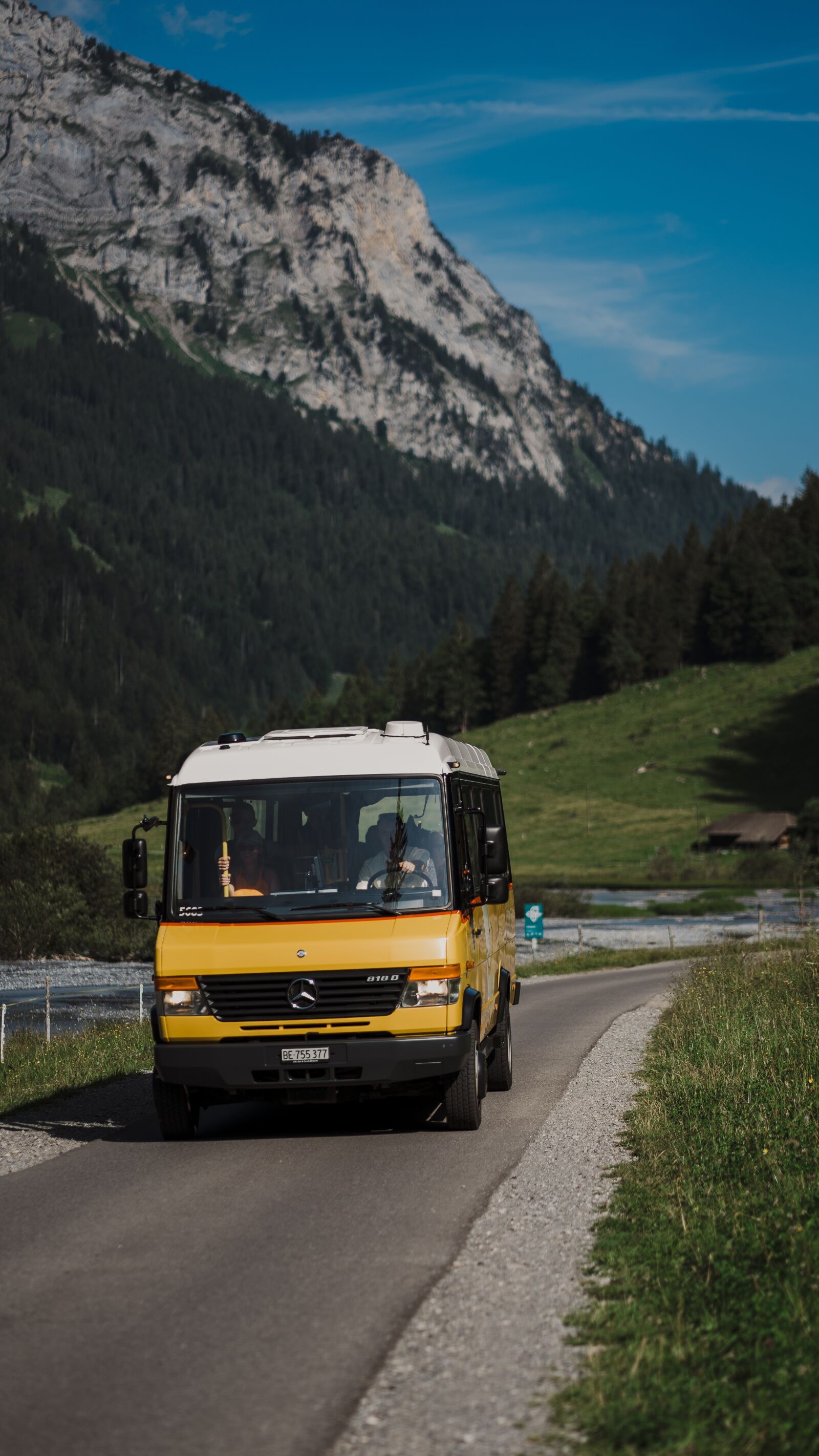 Sony a7 II + Sony FE 85mm F1.8 sample photo. Bus, traffic, country road photography