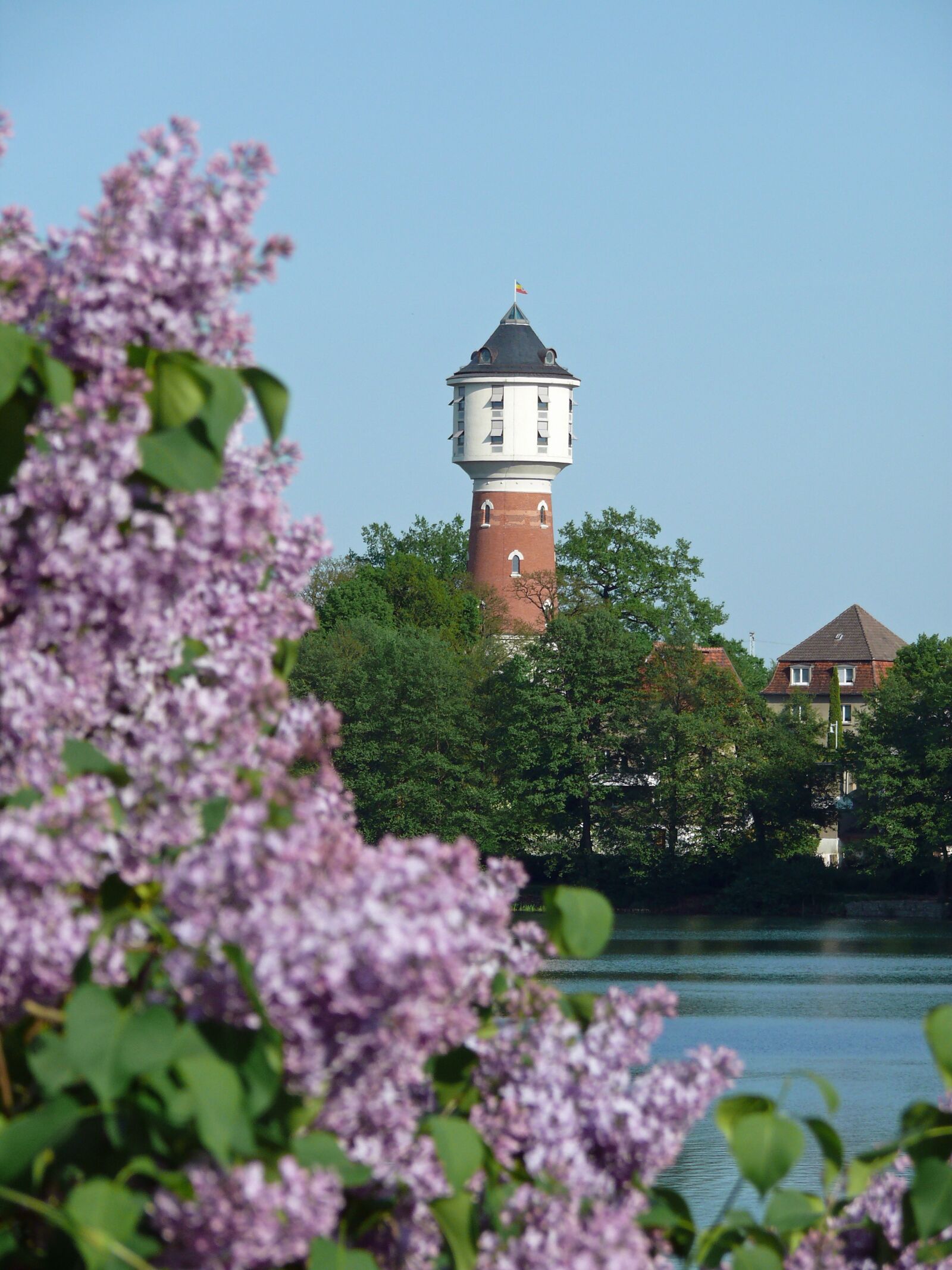 Panasonic DMC-FZ50 sample photo. Water tower, spring, lake photography