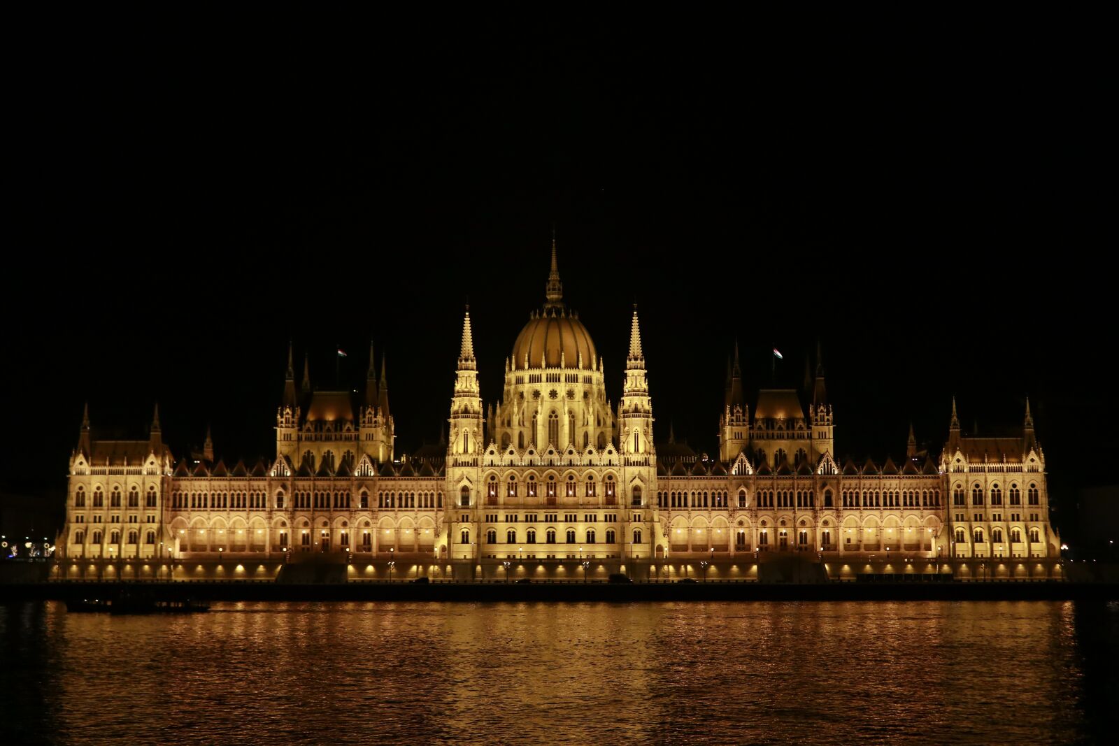 Canon EOS 80D sample photo. Budapest, hungary, parliament photography