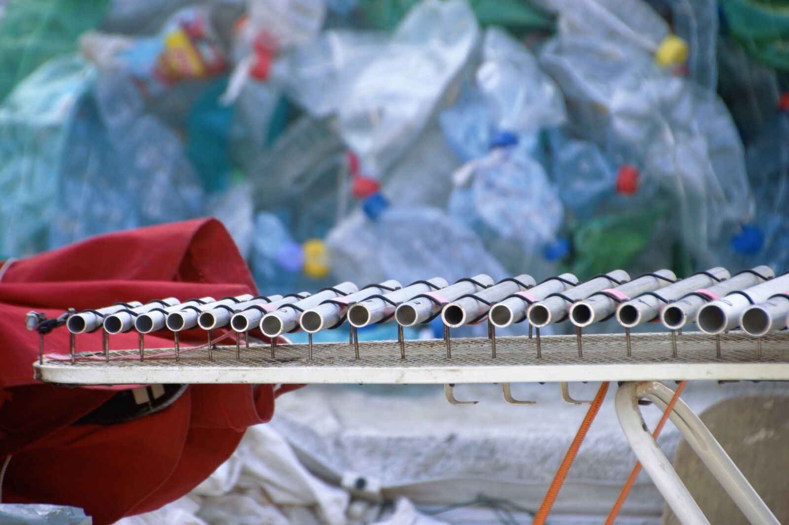 Nikon D3200 sample photo. Plastic, detritus, bulky photography