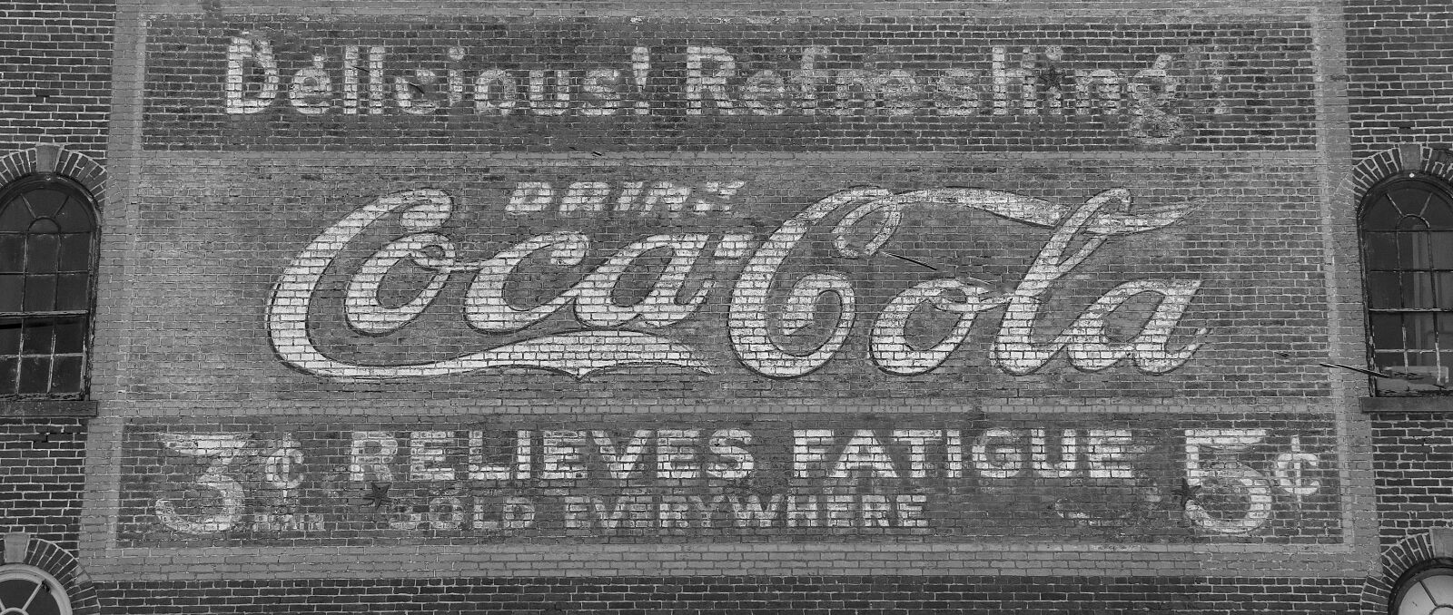 Nikon D850 sample photo. Sign, old, vintage photography