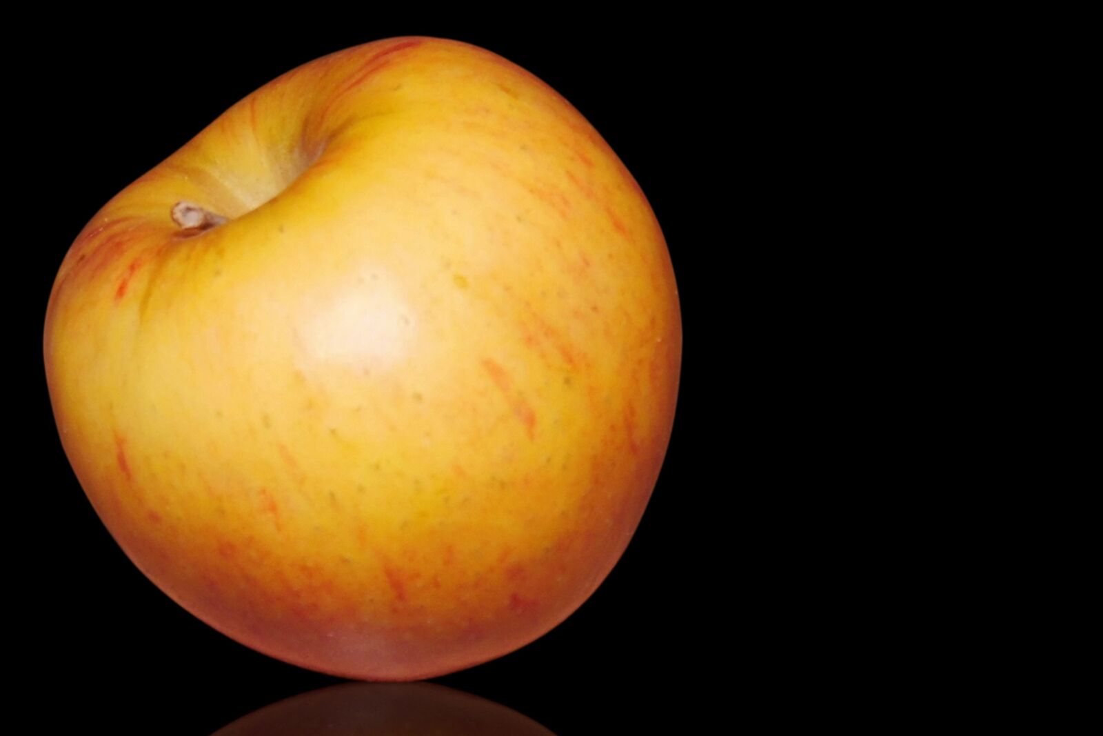 MEDION MD86827 sample photo. Apple, delicious, healthy photography