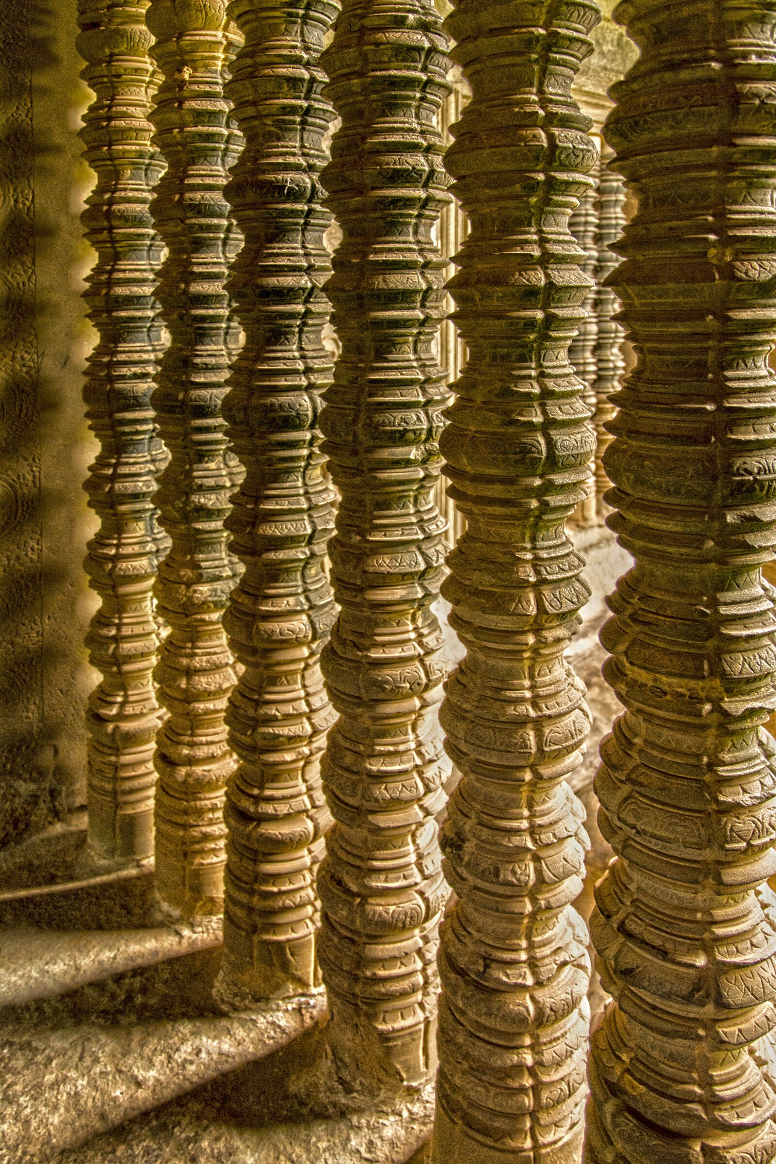 Nikon D7100 sample photo. Temple, pillars, sunlight photography