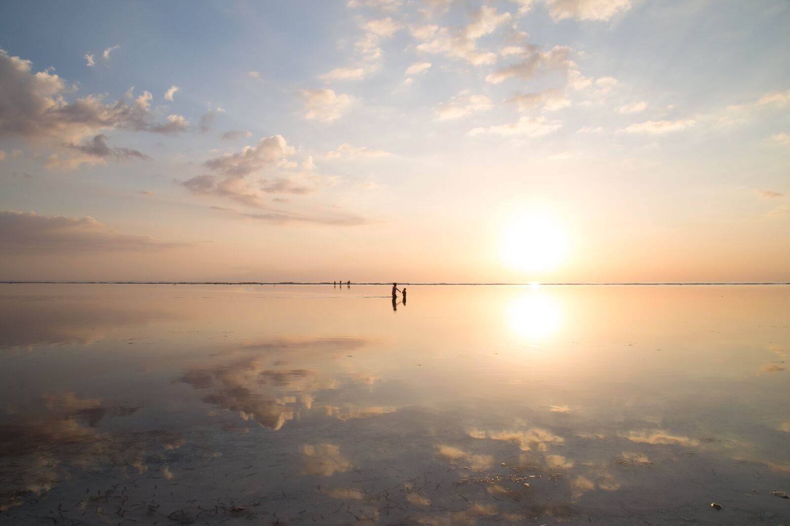 Canon EOS 6D + Canon EF 24-105mm F4L IS USM sample photo. Beach, clouds, dawn photography