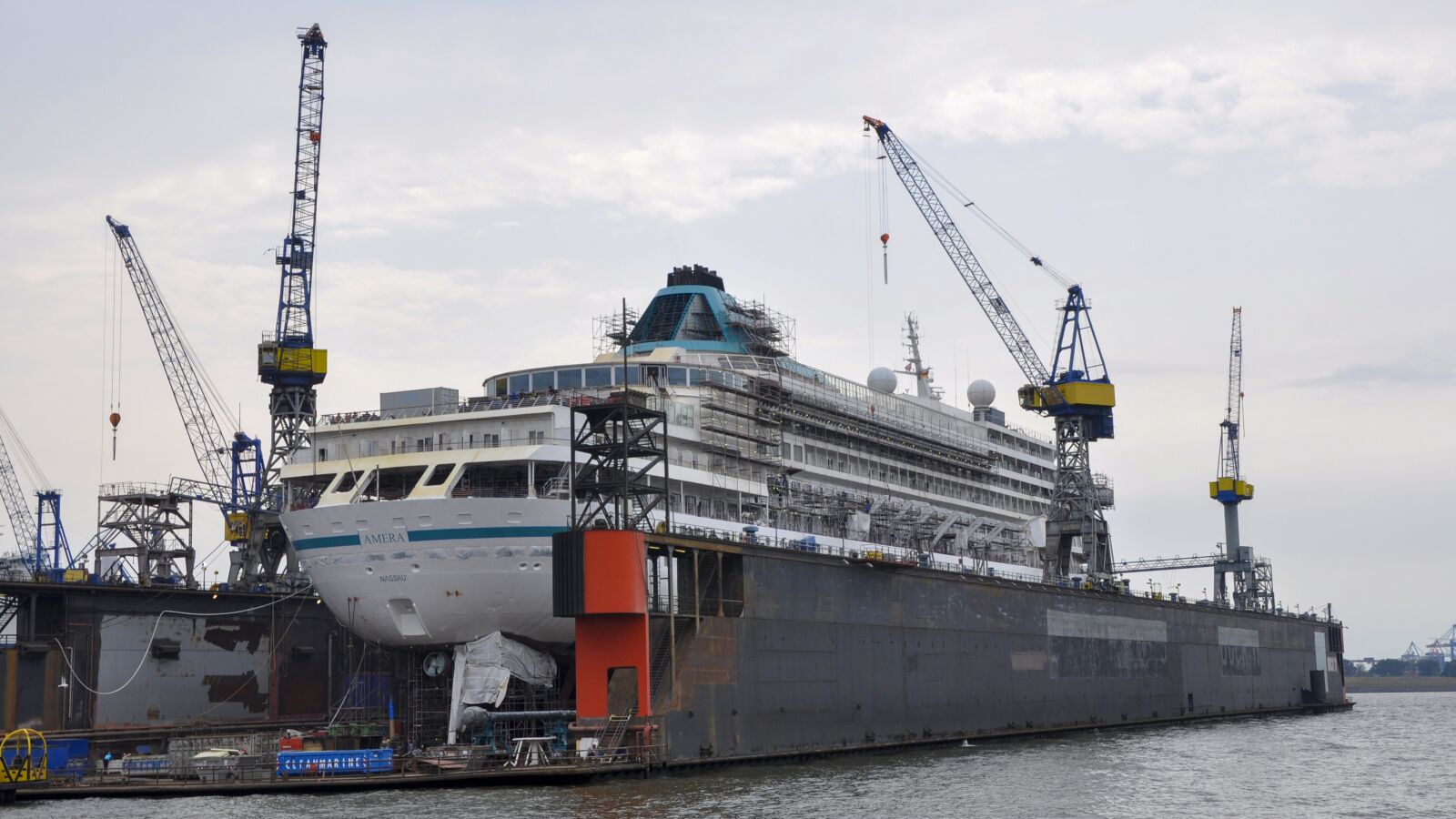 Nikon D90 sample photo. Port, repair, ship photography