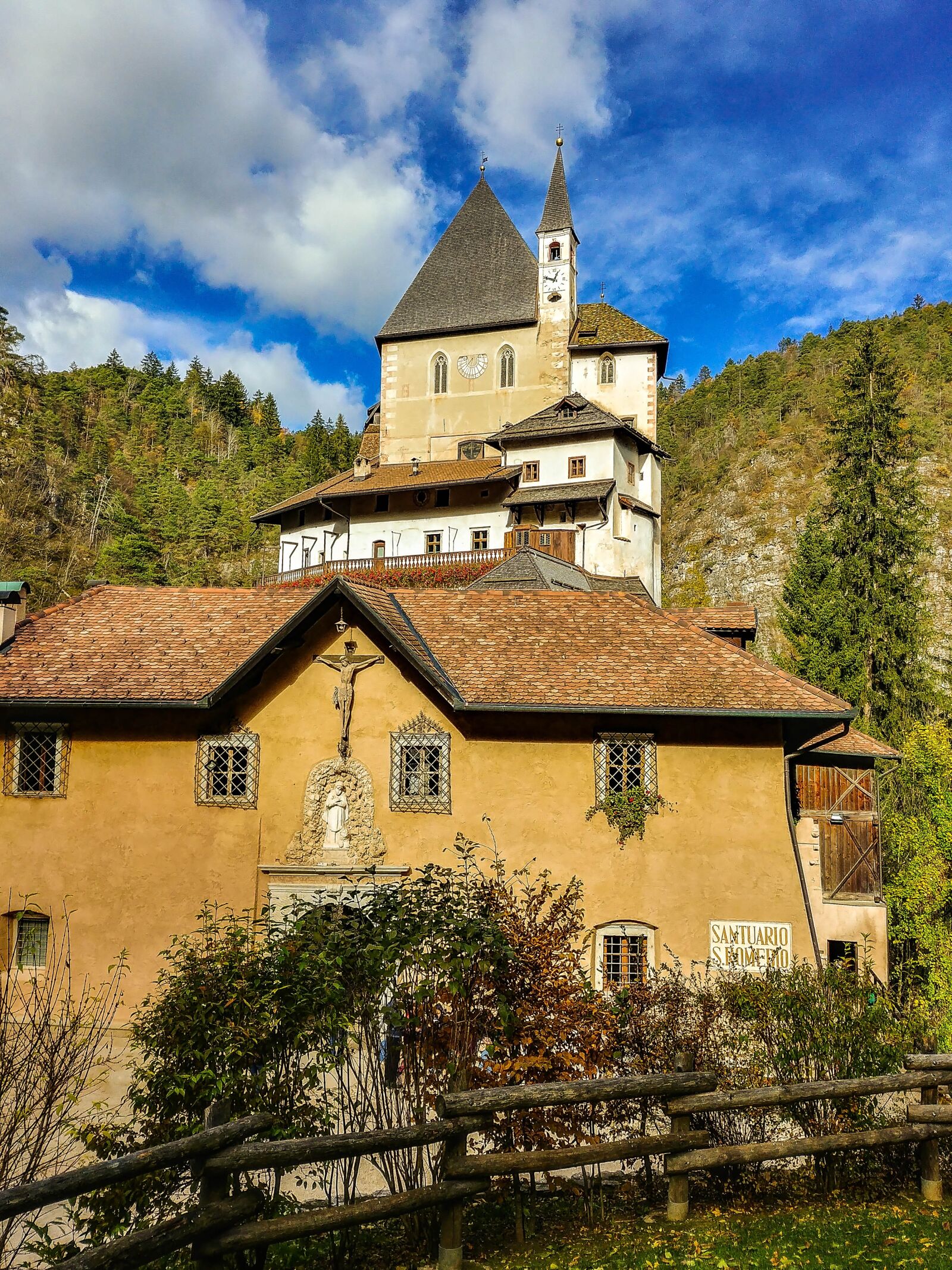 LG G6 sample photo. Monastery, italy, church photography