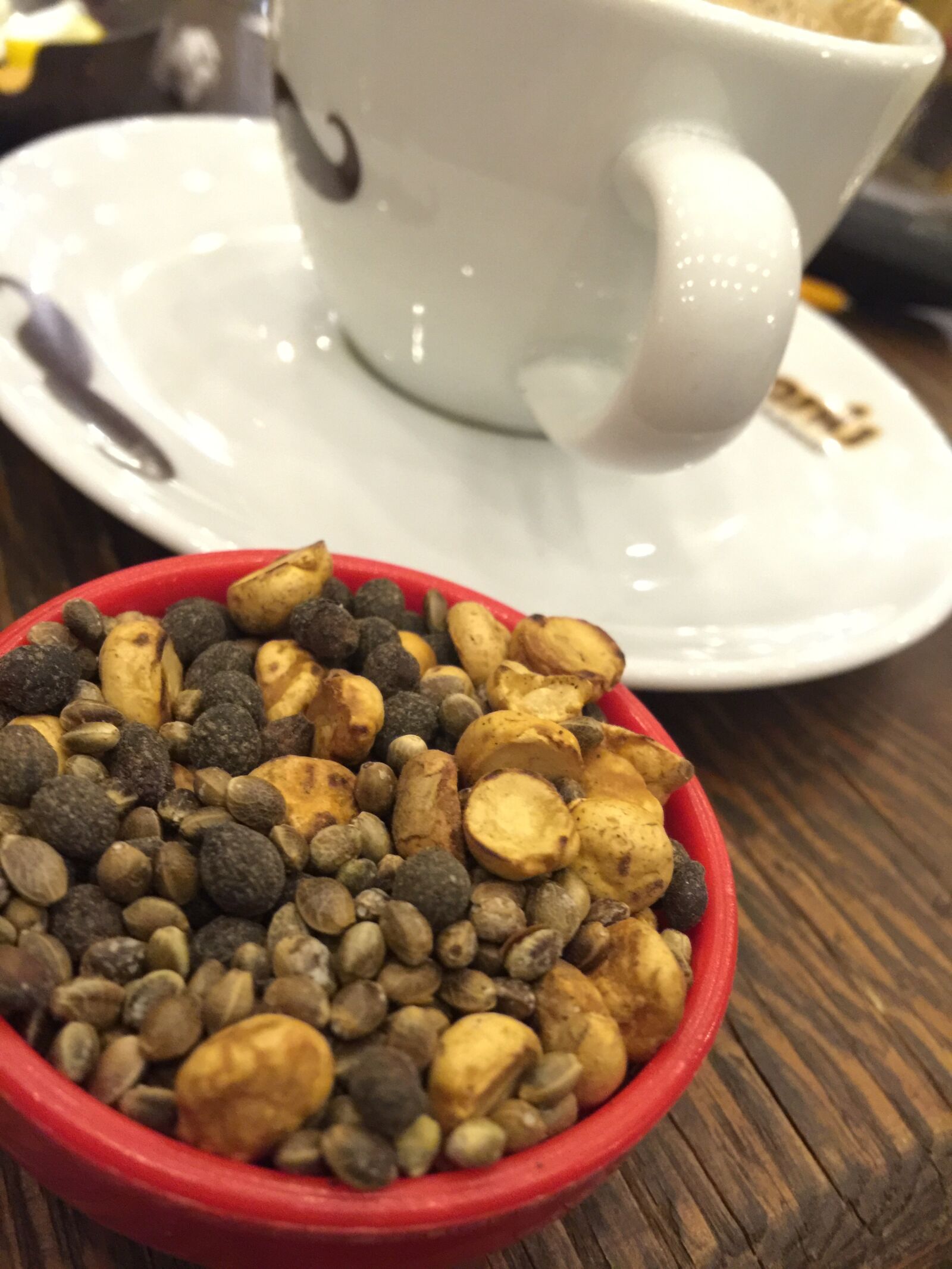 iPhone 6 Plus back camera 4.15mm f/2.2 sample photo. Menengiç, coffee, milk photography