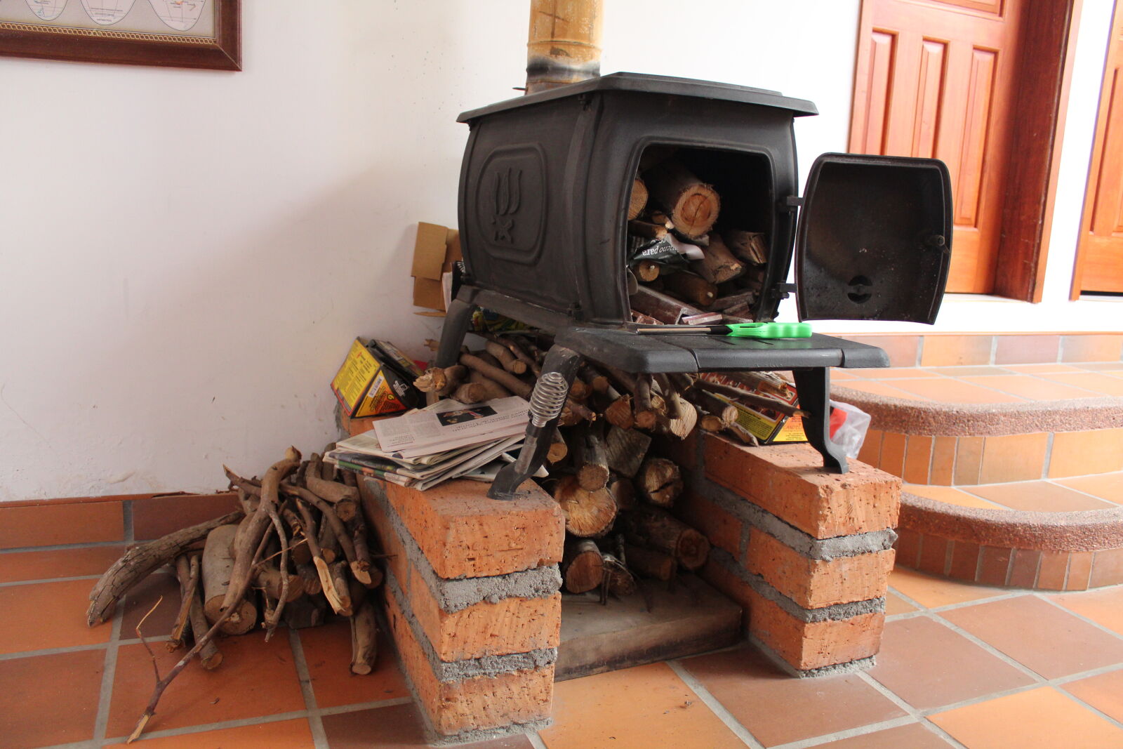 Canon EOS 1300D (EOS Rebel T6 / EOS Kiss X80) sample photo. Chimney, firewood, wood photography