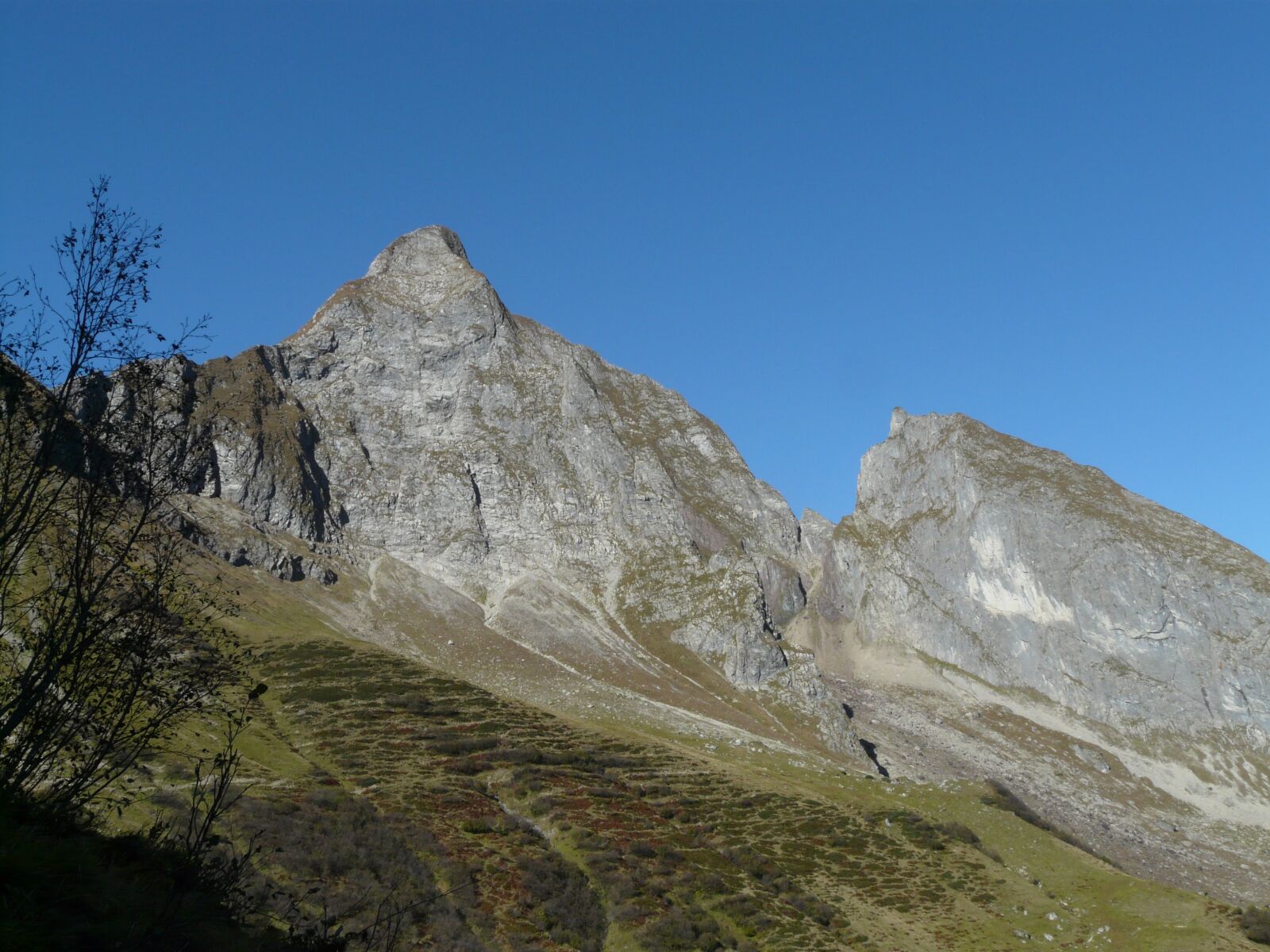 Panasonic DMC-FZ18 sample photo. Höfats, mountains, summit photography