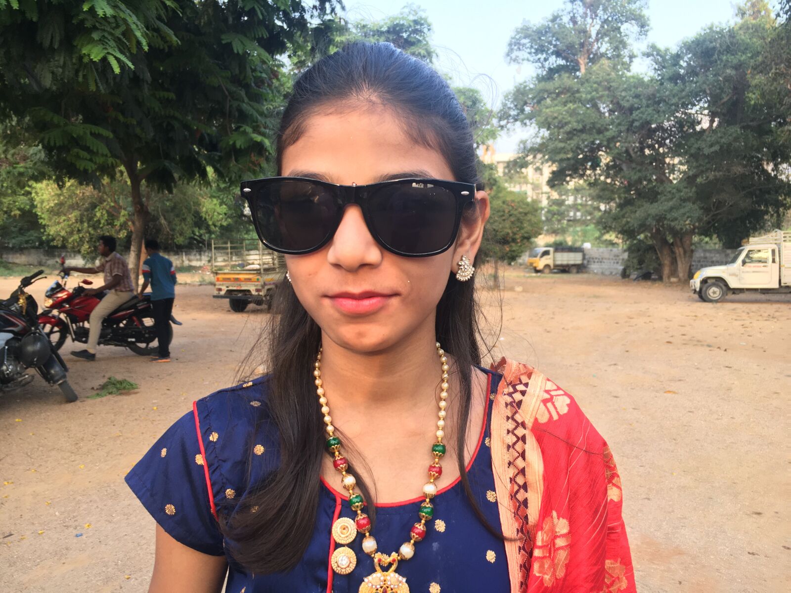 iPhone 6s back camera 4.15mm f/2.2 sample photo. Beautiful girl, sun glasses photography