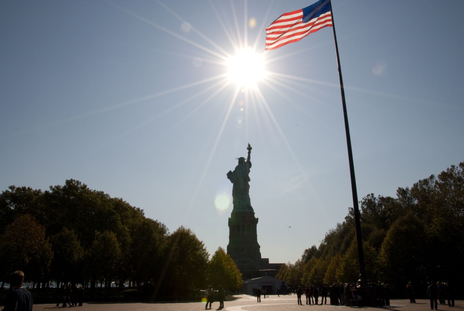 Nikon D60 sample photo. Newyork, flag, freedom stature photography