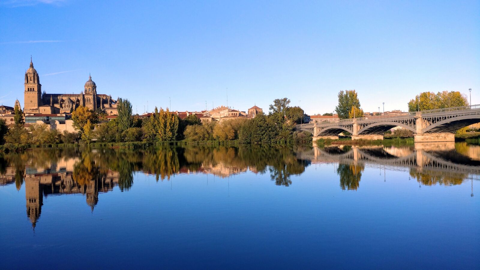 LG V20 sample photo. View salamanca, river tormes photography