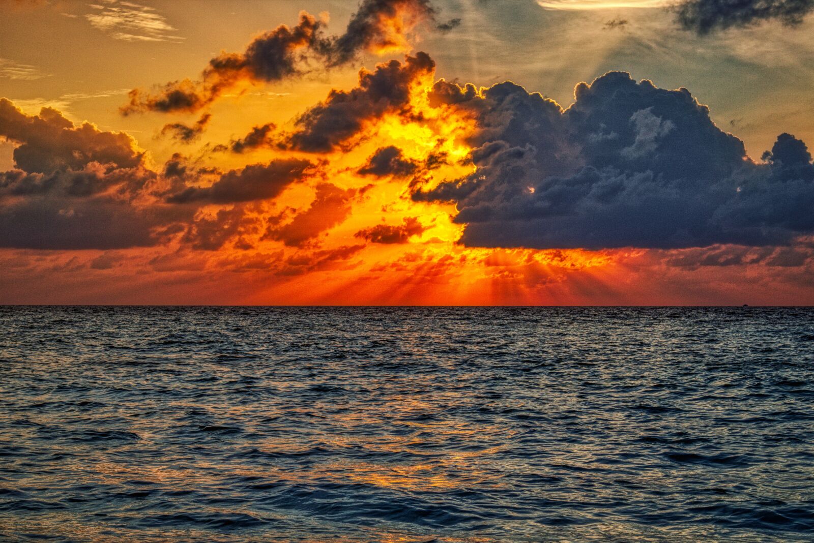 Canon EOS 750D (EOS Rebel T6i / EOS Kiss X8i) sample photo. Asia, colorful, clouds photography