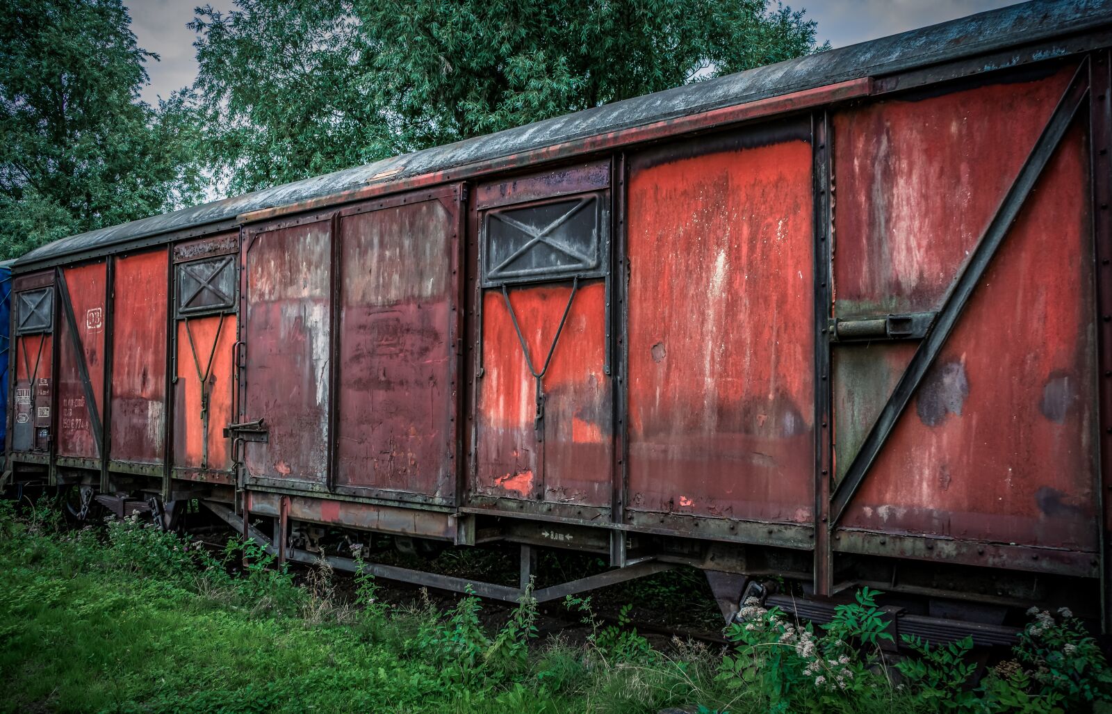 Sony a7 II + Sony FE 28-70mm F3.5-5.6 OSS sample photo. Train, dare, wagon photography