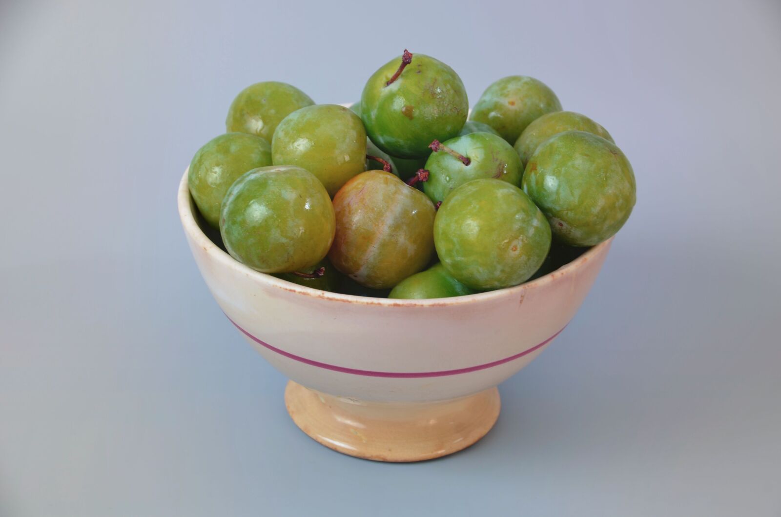 Nikon D5100 sample photo. Plums, queen claude, fruit photography