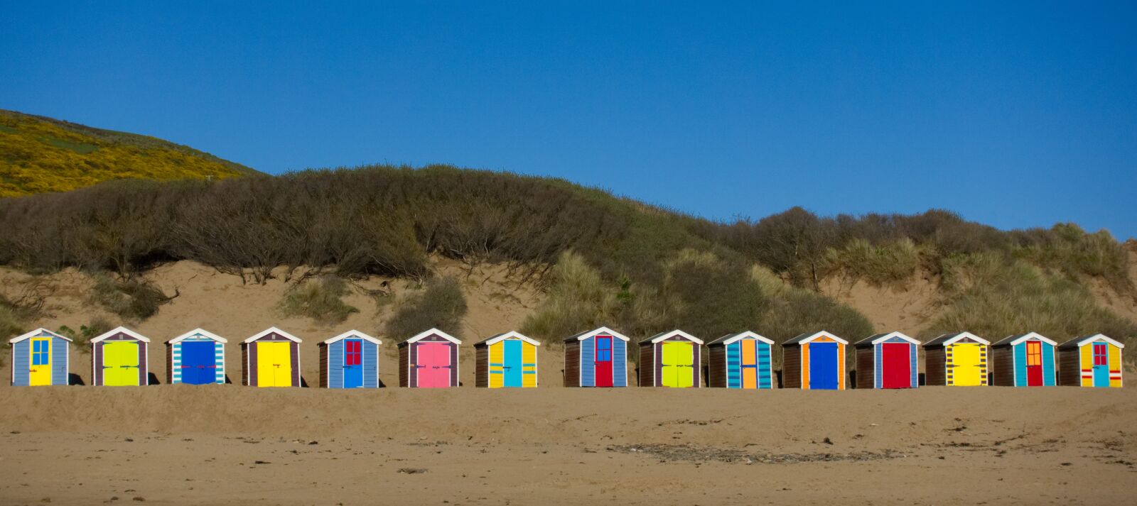 Sony DSC-RX100M5 sample photo. Beach, hut, seaside photography
