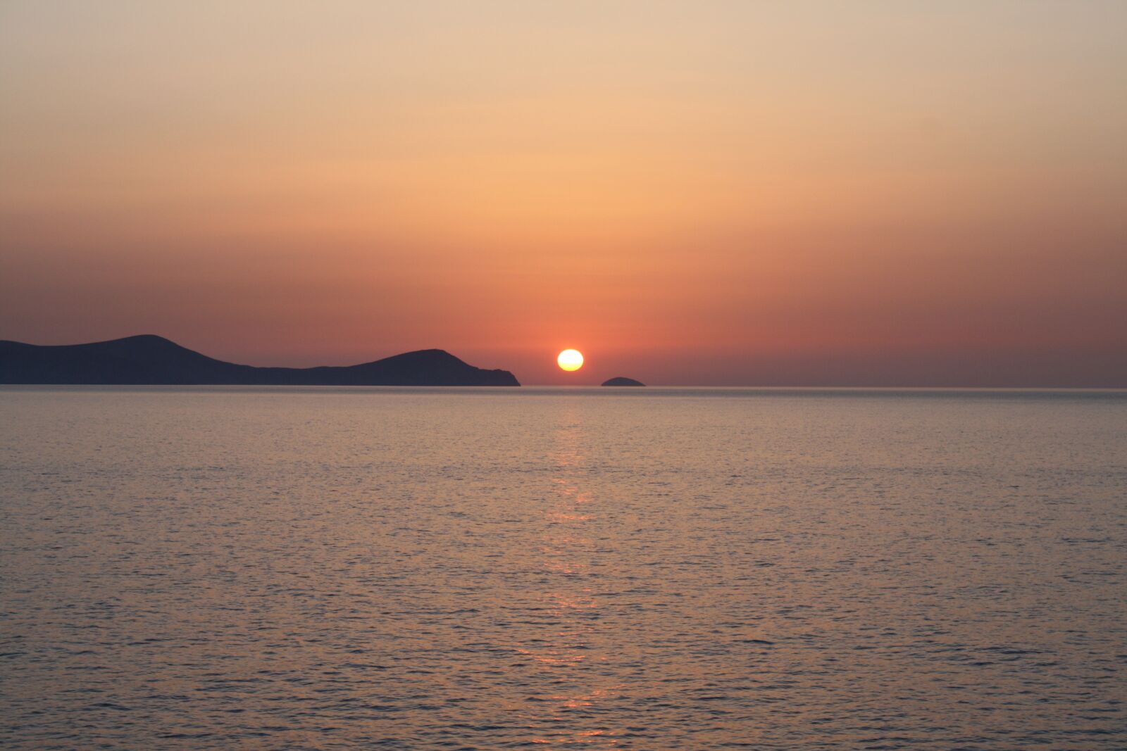 Canon EOS 1000D (EOS Digital Rebel XS / EOS Kiss F) sample photo. Sunrise, dia island, crete photography