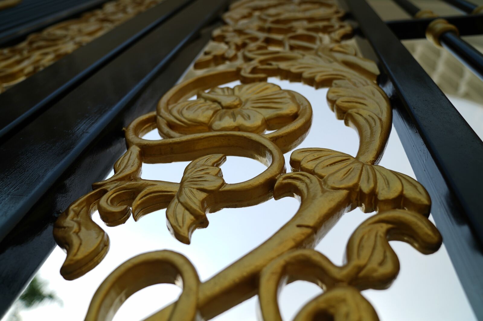Sony a7S + Sony FE 24-70mm F2.8 GM sample photo. Decorative detail, golden, ornamental photography