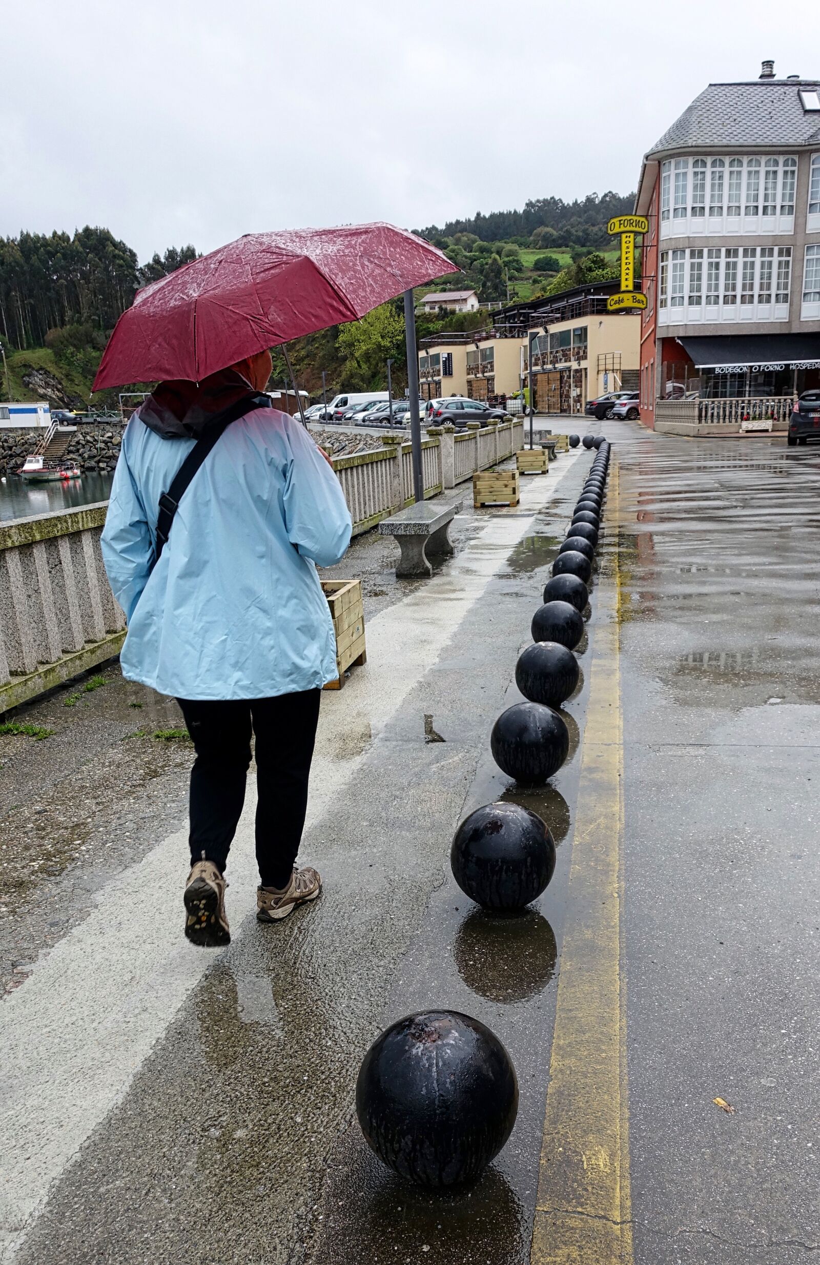 Sony Cyber-shot DSC-RX100 III sample photo. Footpath, balls, metal photography