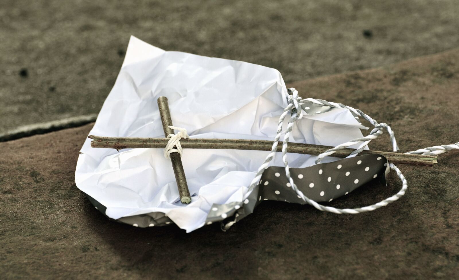 Nikon D5200 sample photo. Cross, paper, rope, christianity photography