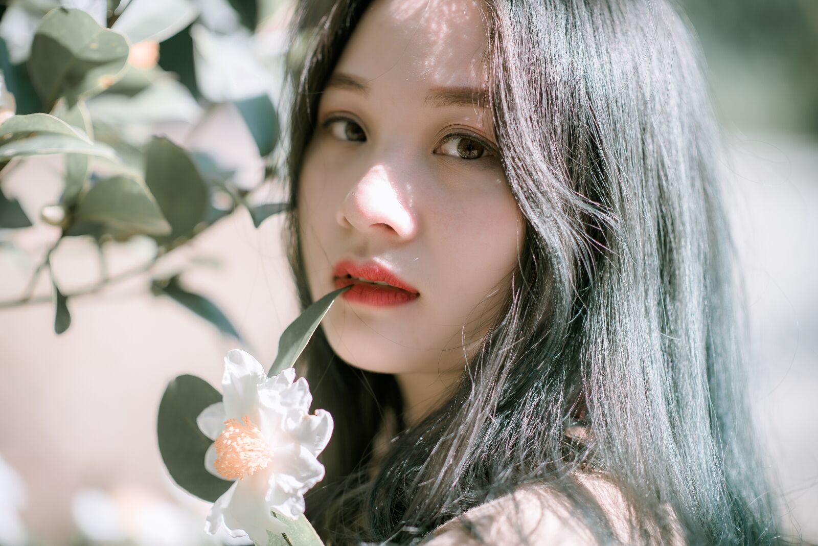 Nikon D750 sample photo. Girl, flowers, portrait photography