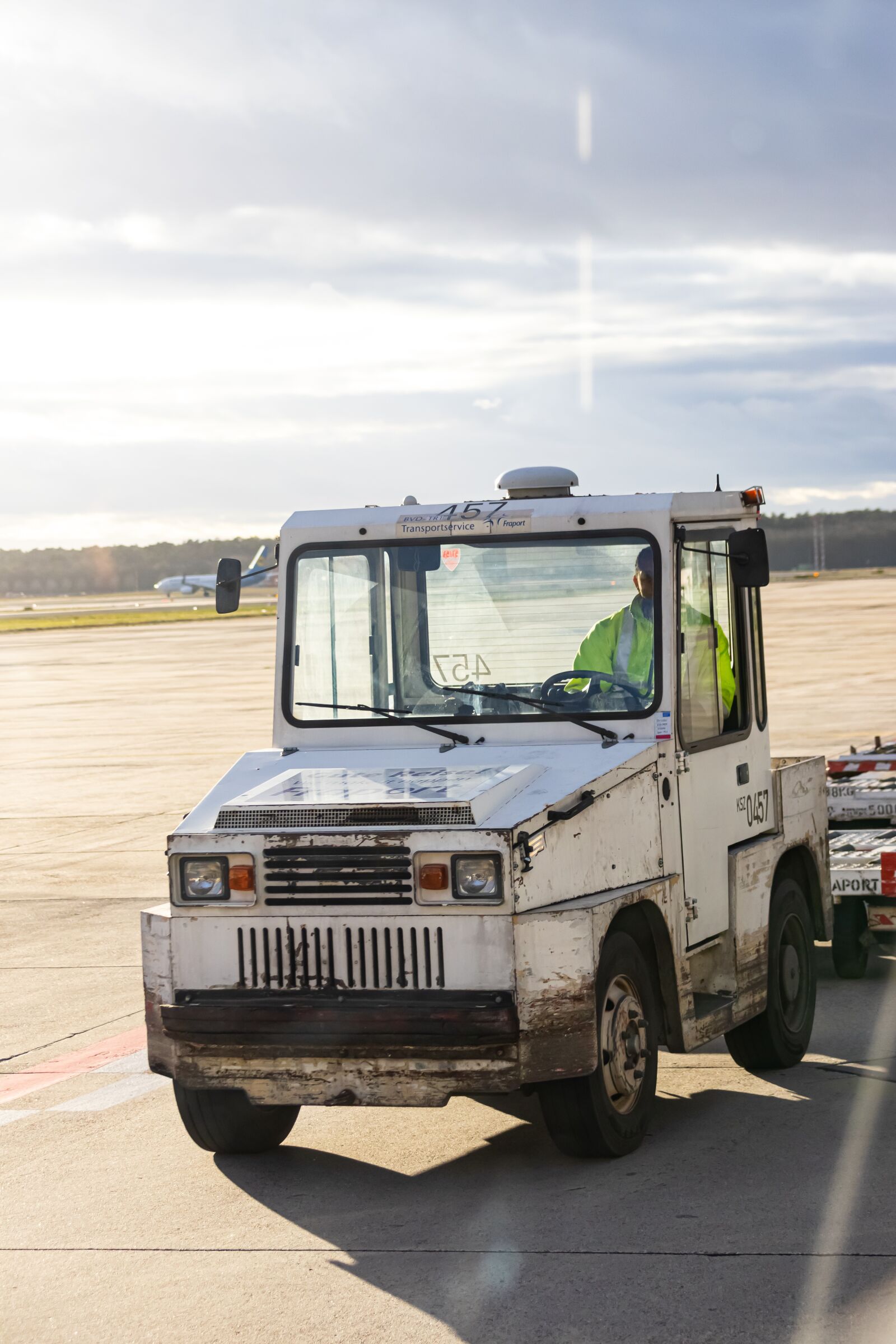 Canon EOS 77D (EOS 9000D / EOS 770D) sample photo. Truck, vehicle, car photography