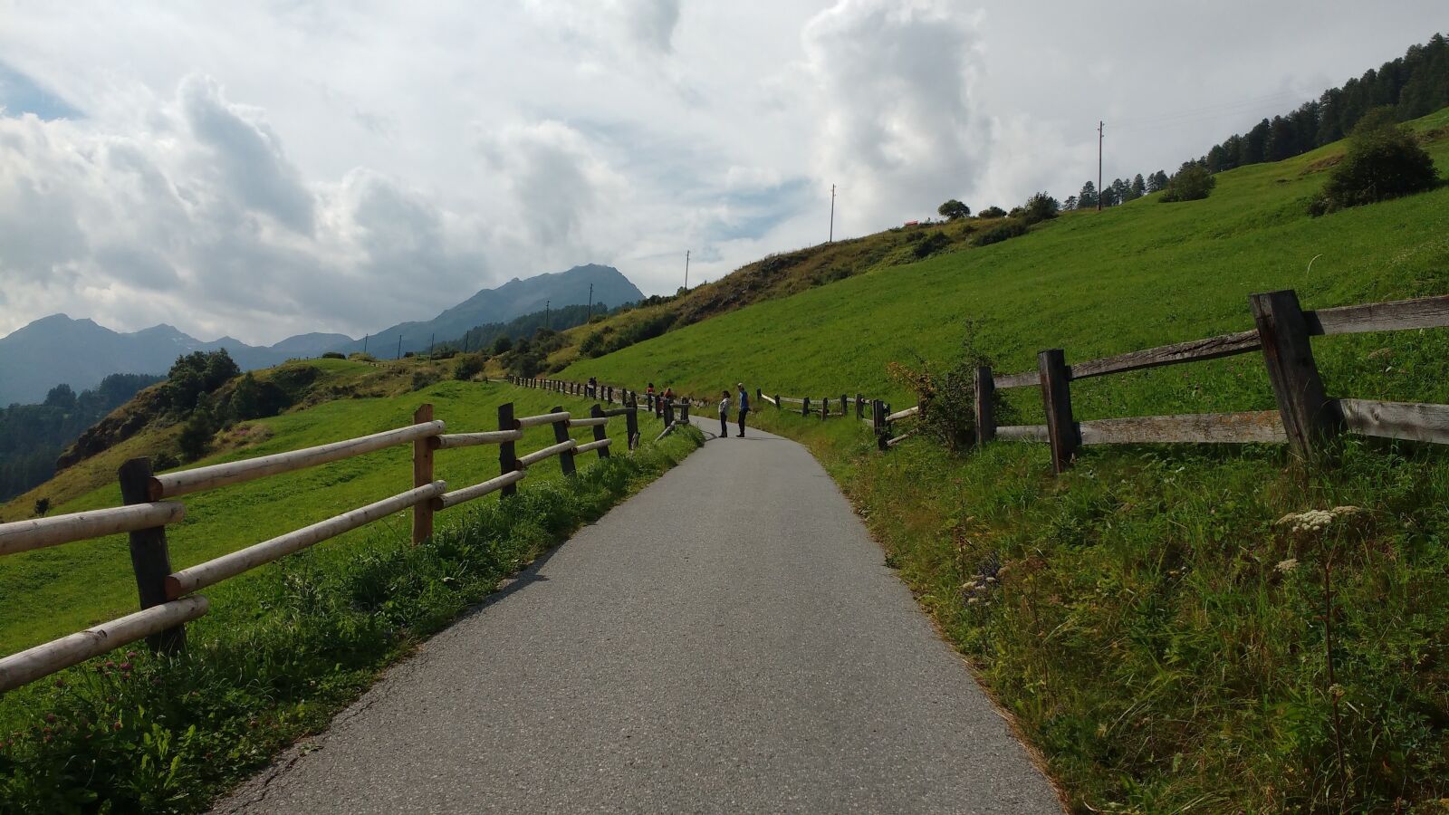 Motorola MotoG3 sample photo. Road, long, travel photography