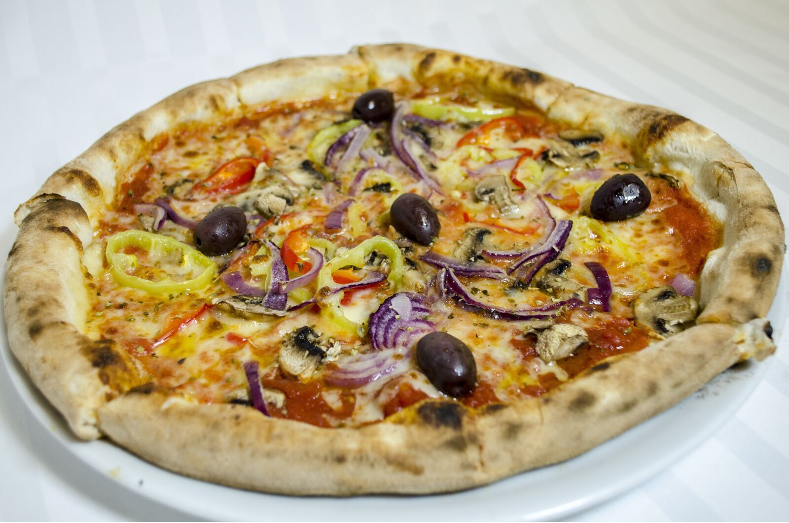 Nikon D5100 sample photo. Pizza, vegetarian, josper photography