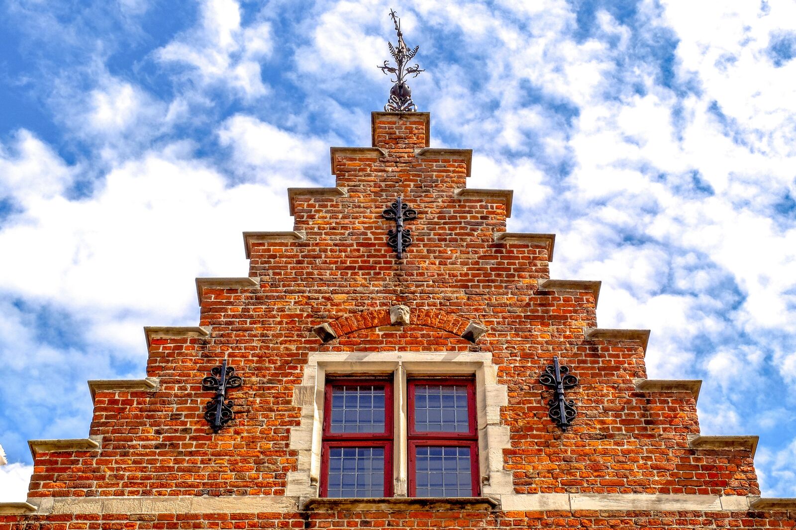 Fujifilm X30 sample photo. Building, facade, brick photography