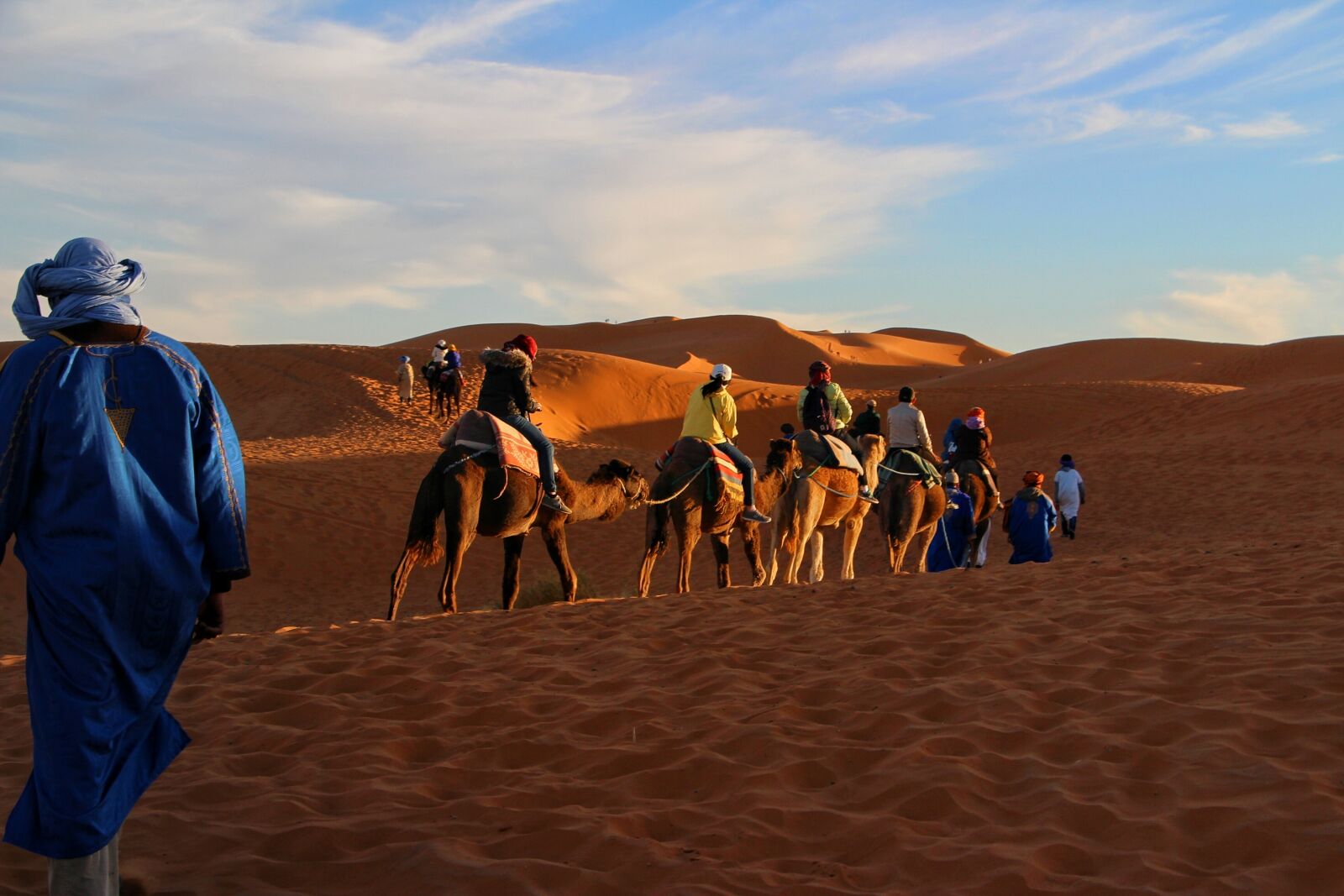 Canon EOS 100D (EOS Rebel SL1 / EOS Kiss X7) sample photo. Trip, adventure, camel caravan photography
