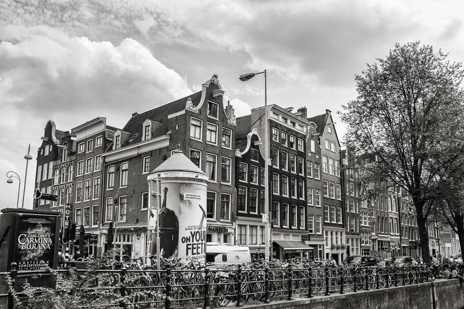 Canon EF 24-70mm F2.8L USM sample photo. Street, architecture, old photography