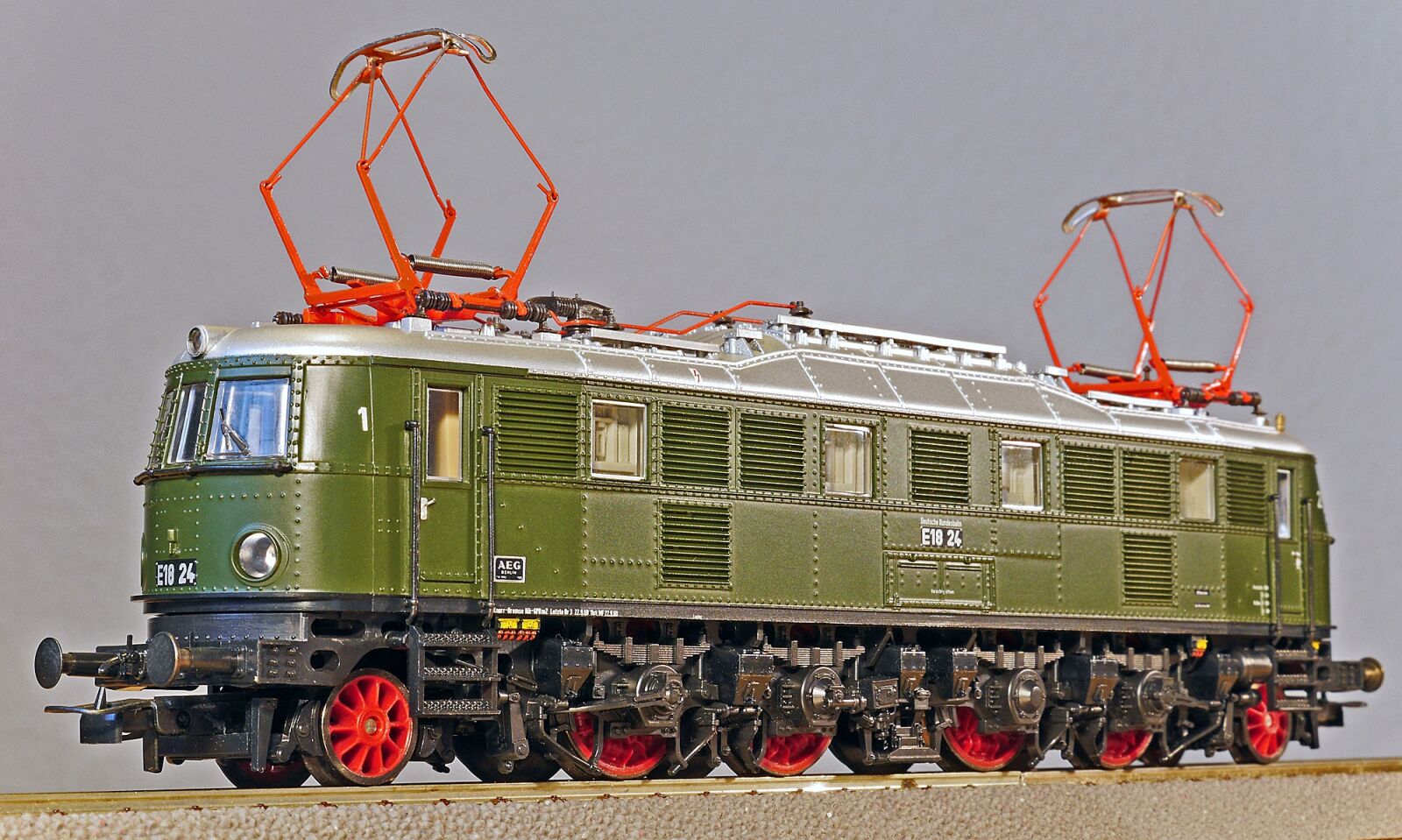 Panasonic Lumix DMC-GH3 sample photo. Electric locomotive, model, scale photography