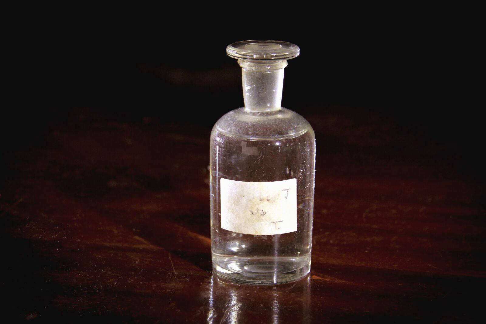 Canon EOS 7D sample photo. Glass, flask, laboratory, solution photography