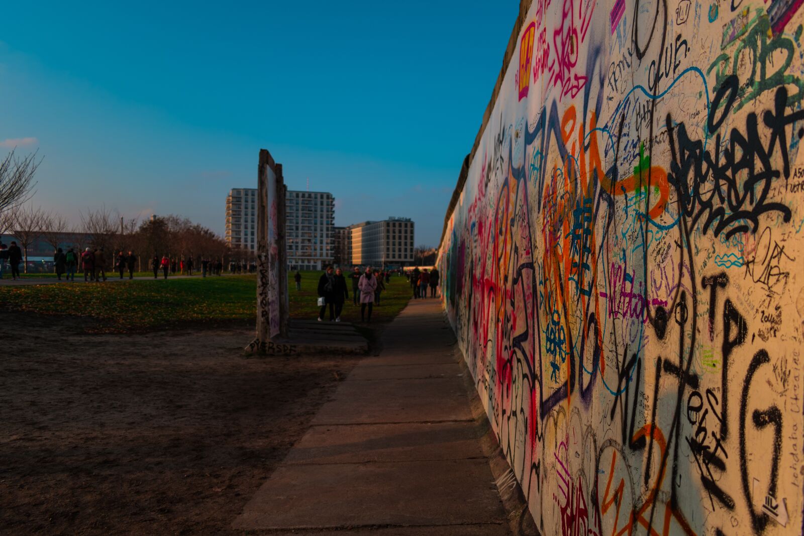 Nikon D5600 sample photo. Berlin, berliner mauer, wall photography