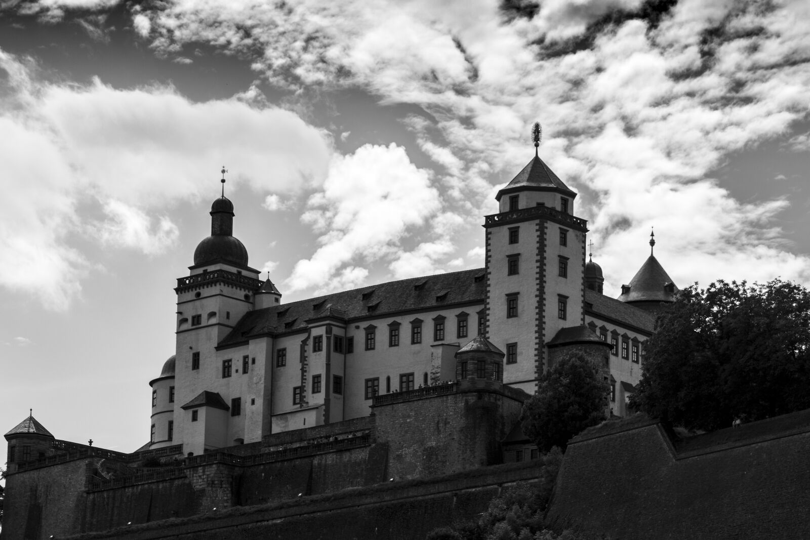 Canon EF-S 55-250mm F4-5.6 IS sample photo. Architecture, building, palace photography