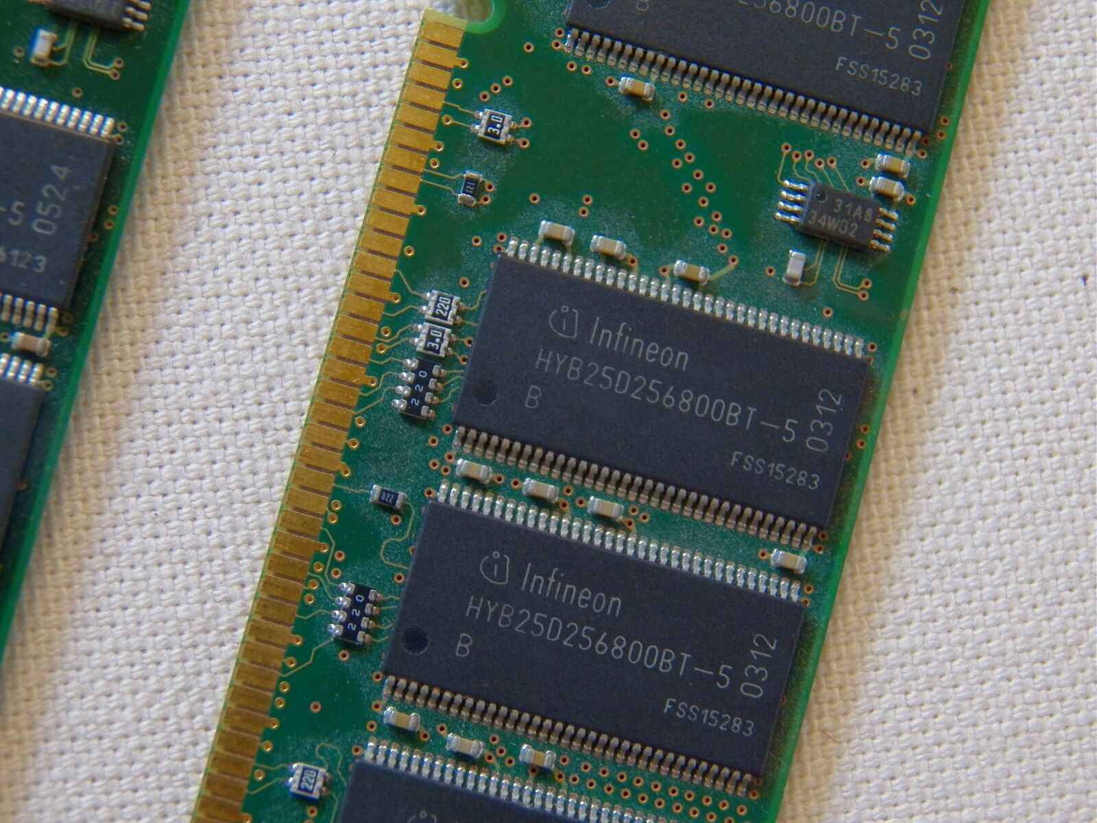 Kodak EasyShare Z990 (EasyShare Max) sample photo. Framework, technology, computers photography