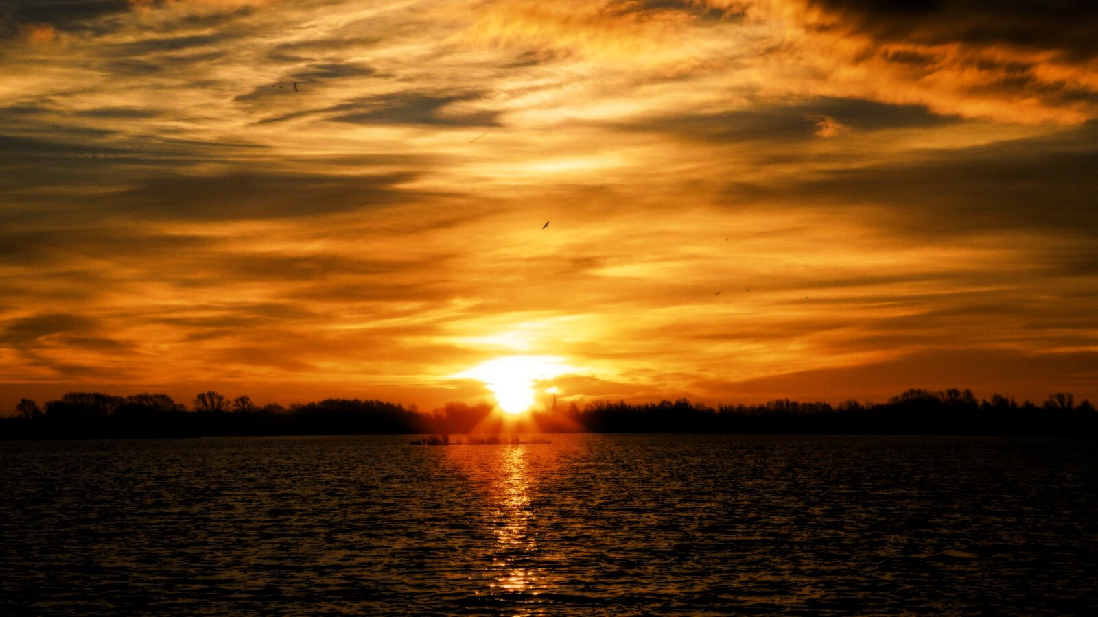 Fujifilm FinePix S8100fd sample photo. Landscape, sunset, clouds photography