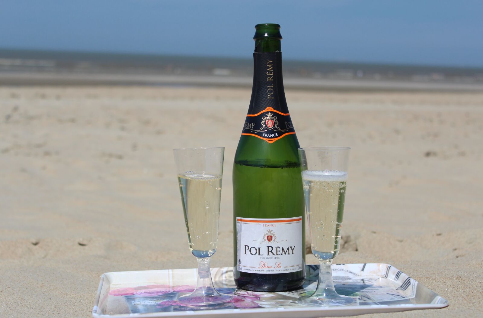 Canon EOS 600D (Rebel EOS T3i / EOS Kiss X5) sample photo. Champagne, sea, bottle photography