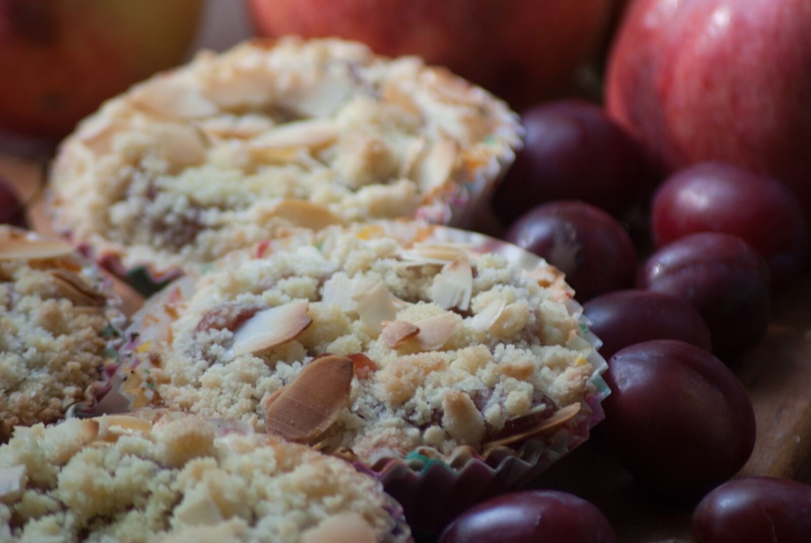 Nikon D3000 sample photo. Plum, apple, cake photography