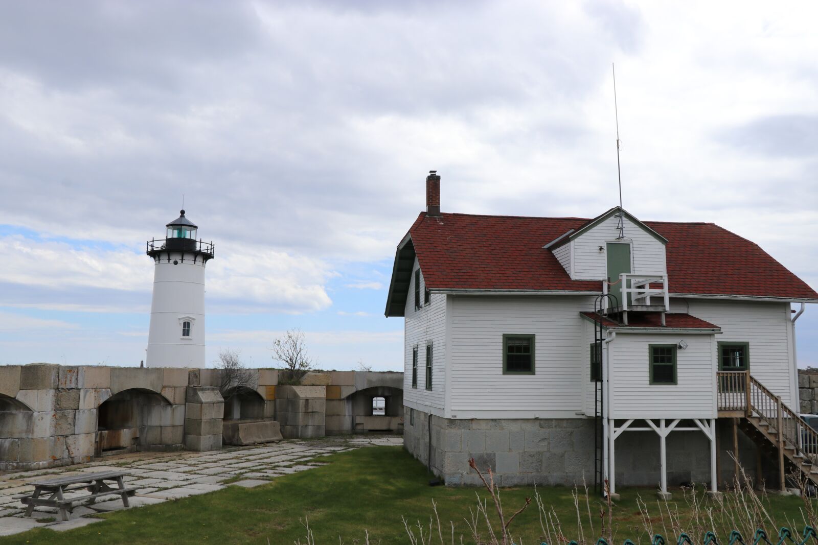Canon EOS 80D sample photo. Lighthouse at fort constitution photography