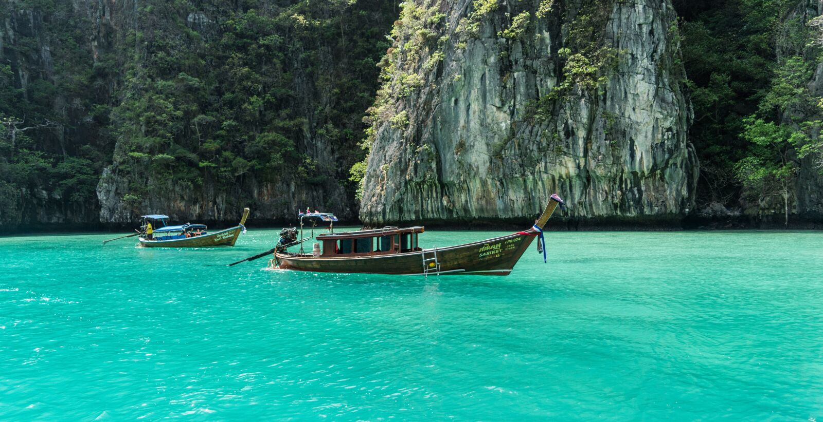 Sony a7R II + Sony FE 24-240mm F3.5-6.3 OSS sample photo. Thailand, phuket, koh phi photography