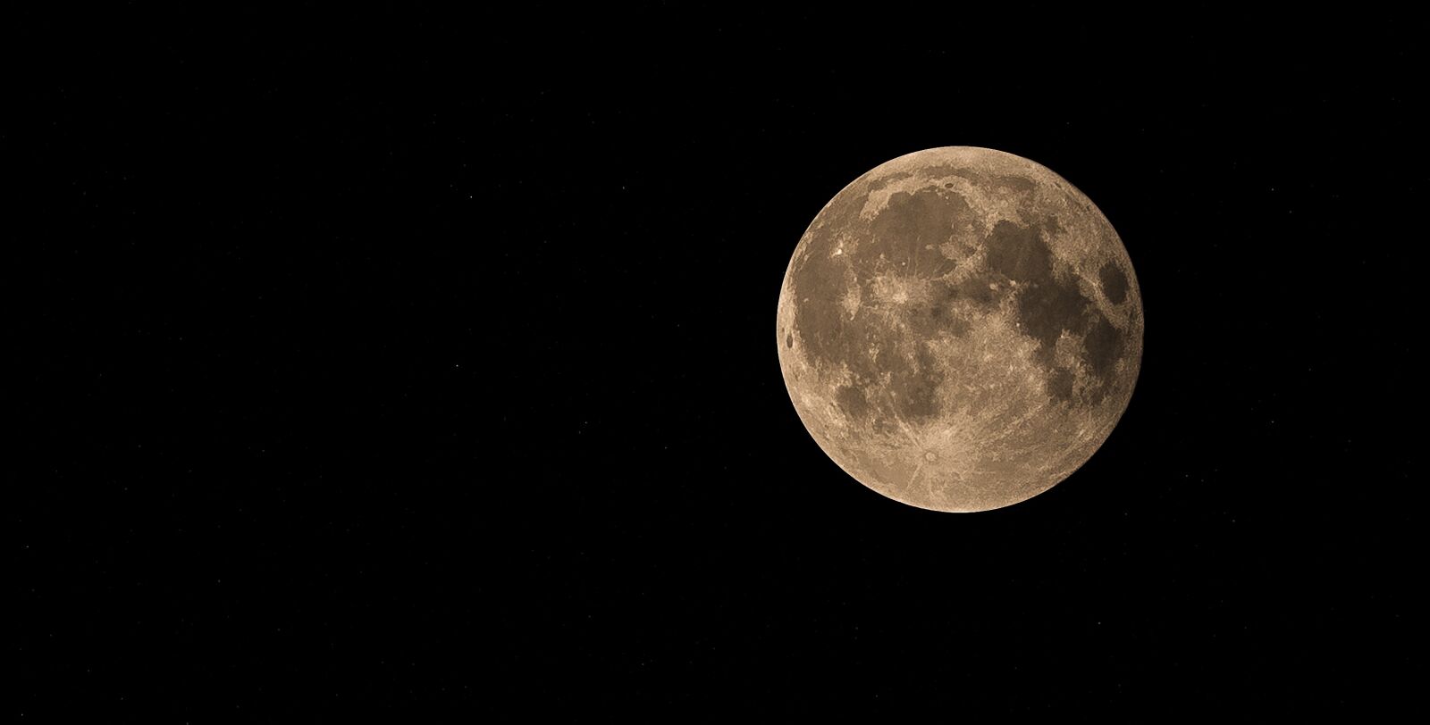 HD Pentax DA 55-300mm F4.0-5.8 ED WR sample photo. Full moon, lunar eclipse photography