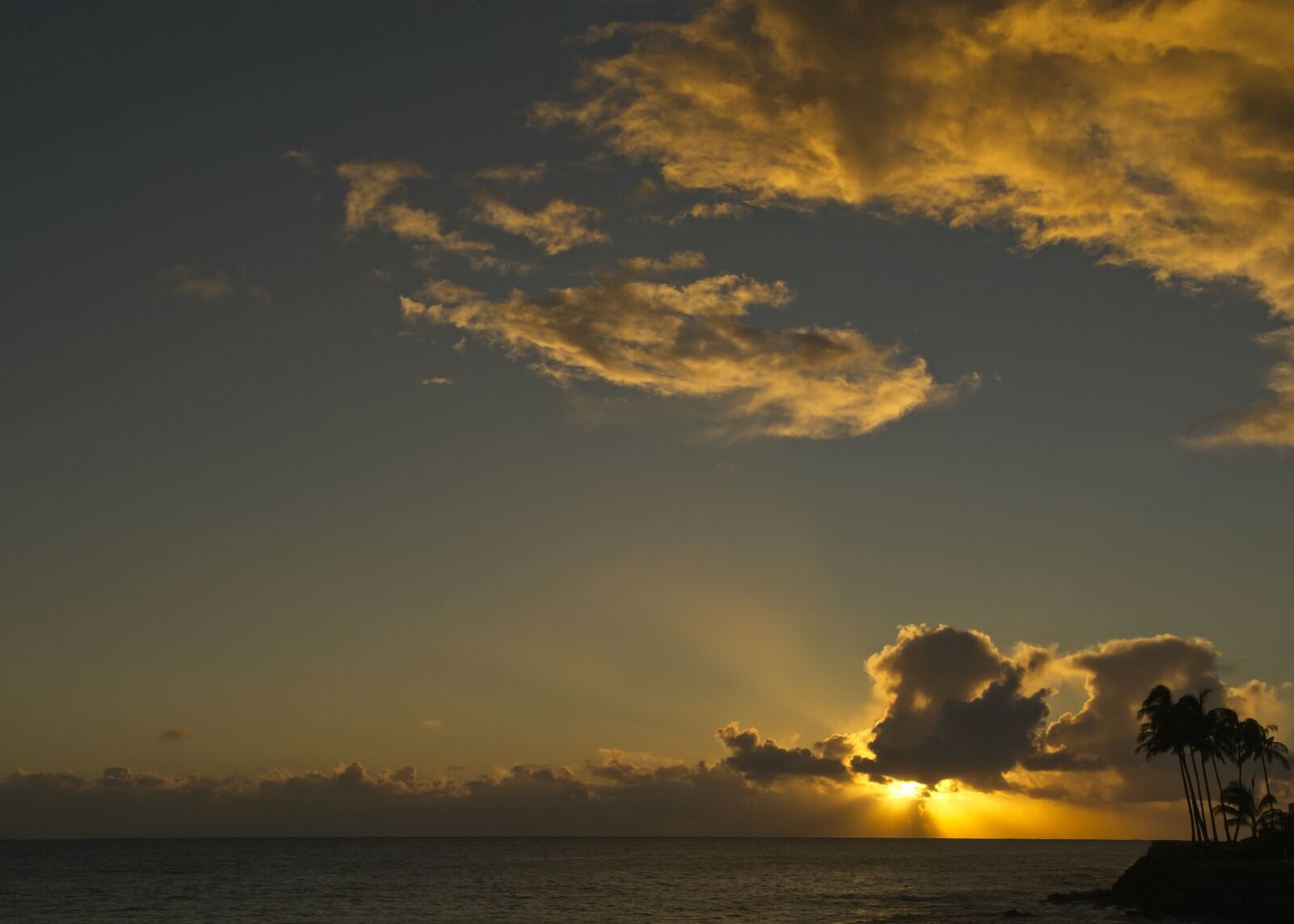 Sony FE 24-105mm F4 G OSS sample photo. Sunset, fiery, sea photography