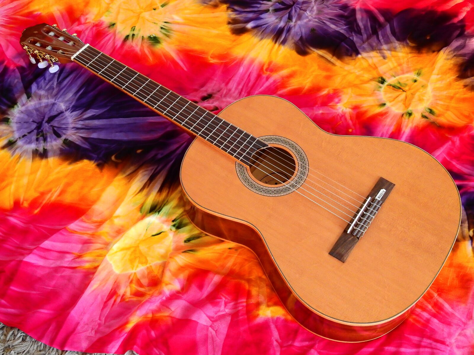 Nikon Coolpix P900 sample photo. Music, instrument, guitar photography