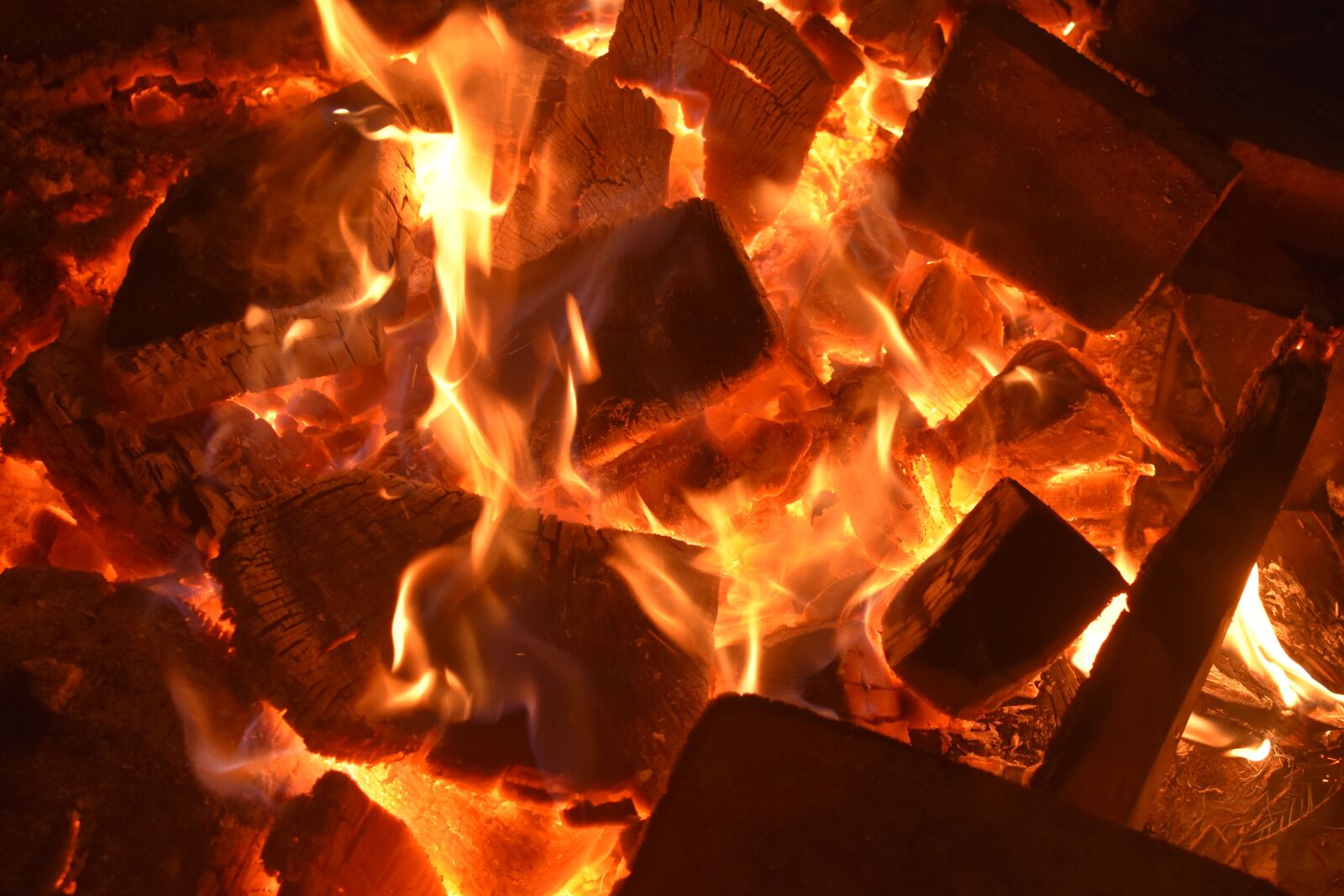 Nikon D7200 sample photo. Brand, atmosphere, fire photography