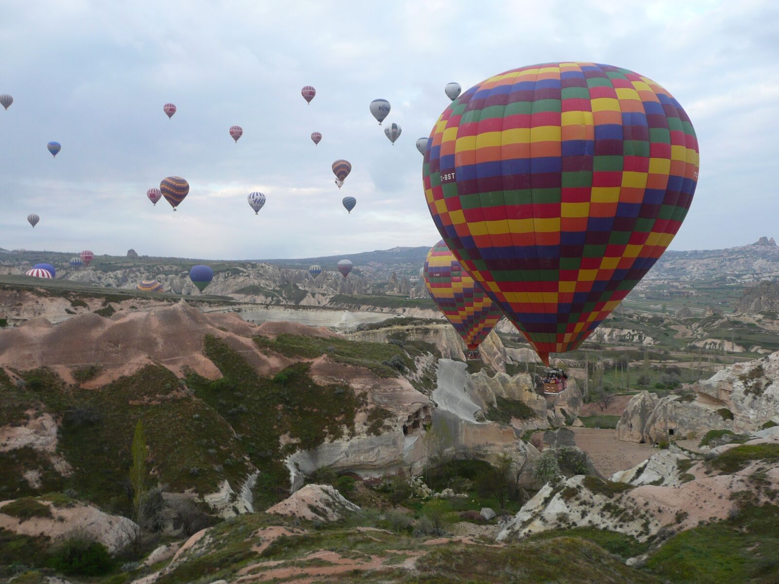Panasonic DMC-TZ3 sample photo. Turkey, cappadocia, hot air photography