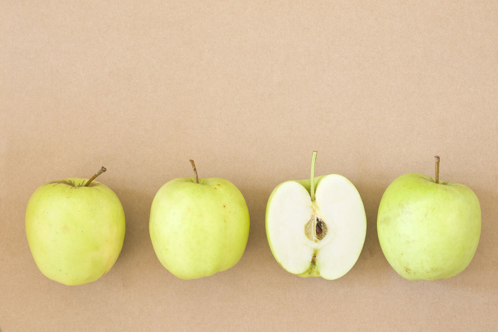 Canon EOS 7D Mark II sample photo. Apple, fruit, food photography